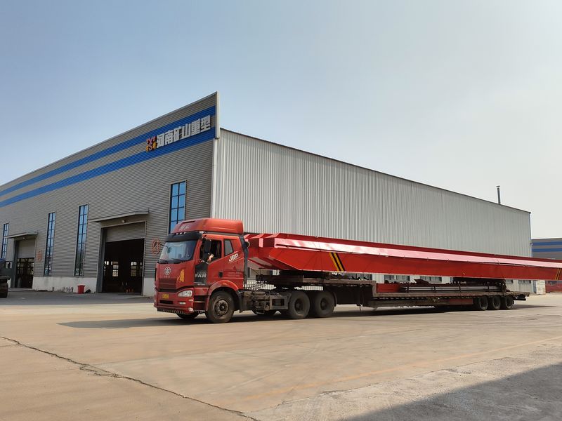 4臺電動單梁起重機,LD10t-26.53m,發往浙江交付客戶使用。